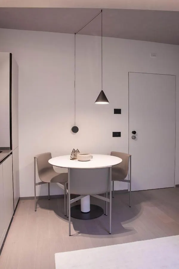 Exclusive Retreat Few Steps From Duomo - Apt 1 Milan Apartment